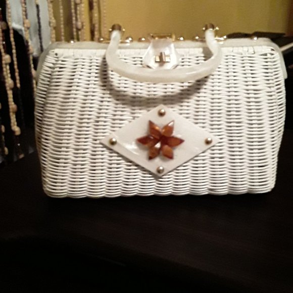 Vintage Handbags - White woven Straw Vintage Purse